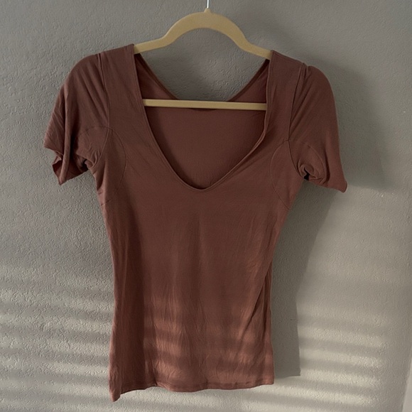 NWOT Numi Signature Undershirt in Toffee - Picture 2 of 6